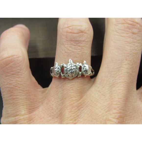 Size 7.5 Sterling Silver Cute Triple Turtle Animal Band Ring Vintage Statement - Picture 3 of 7